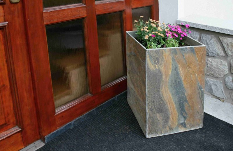 Kamenný květináč z břidlice Rusty Slate